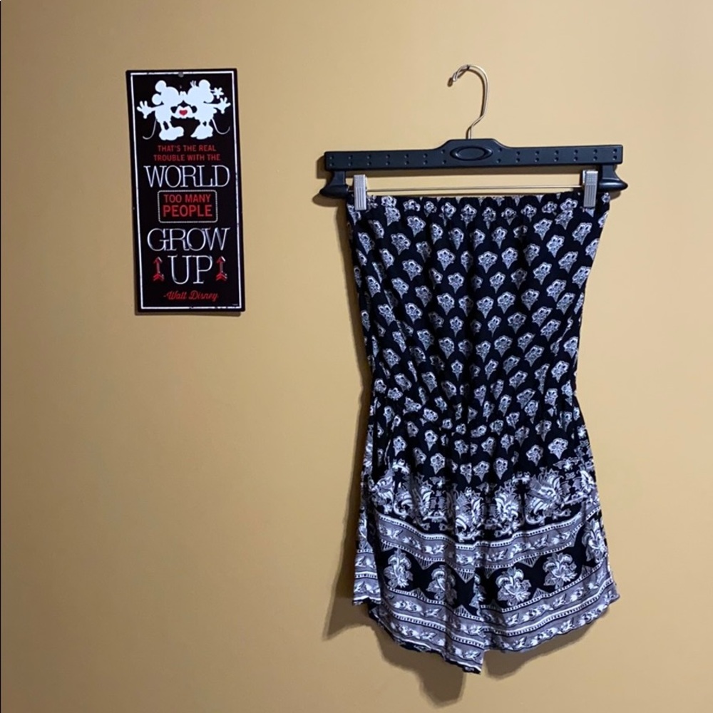 🐆Black and white strapless romper🐆